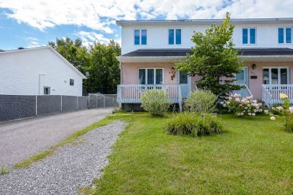 406 Rue Haspect 