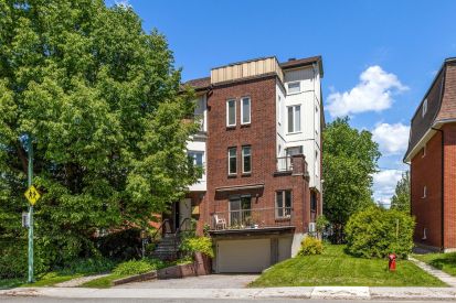 160 Boul. du Mont-Bleu 2 — photo 1