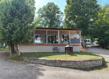 1084 Ch. du Tour-du-Lac 10