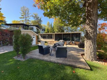 1084 Ch. du Tour-du-Lac 54