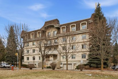 556 Boul. de l'Hôpital 403