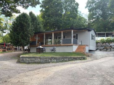 1084 Ch. du Tour-du-Lac 10