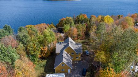 1221 Ch. du Tour-du-Lac 