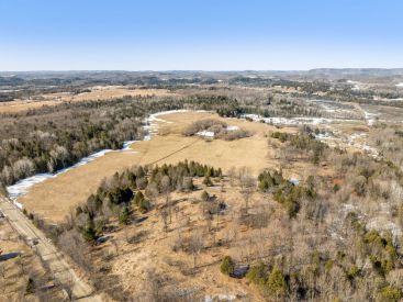 713 Ch. de la Montagne 