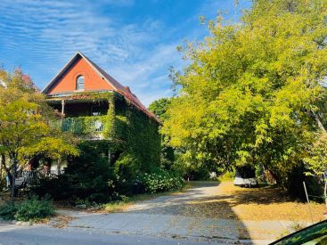 151-155 Rue Champlain 