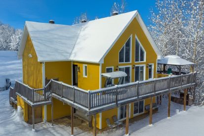 1221 Ch. du Tour-du-Lac 