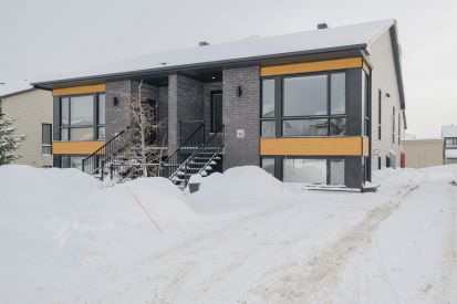 93 Boul. de l'Amérique-Française 