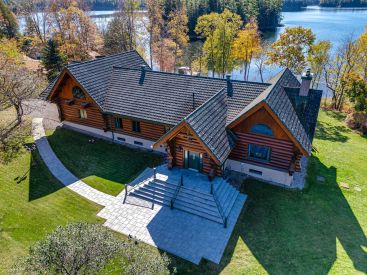 780 Route du Carrefour 