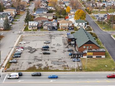 195 Boul. Maloney O. 