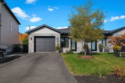 210 Rue Alexandre-Rodrigue 