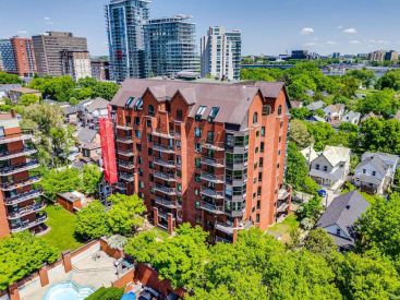 259 Rue Champlain 704