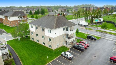 374 Boul. du Plateau 1