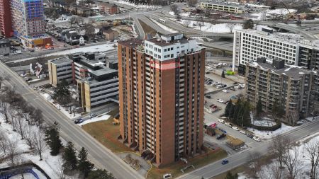 285 Rue Laurier 2104