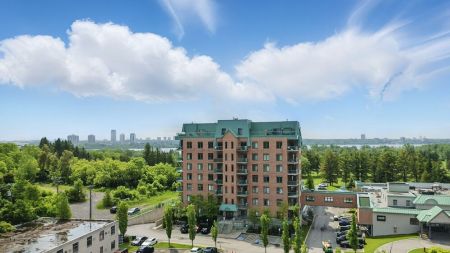 1180 Ch. d'Aylmer 702