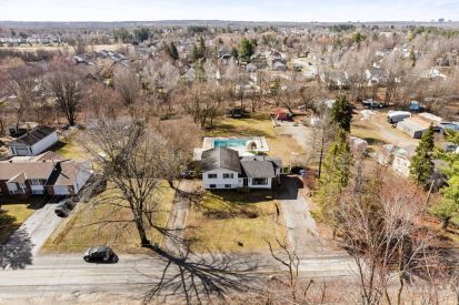 1478 Boul. St-René E. 