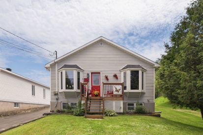 354 Rue Desrosiers 