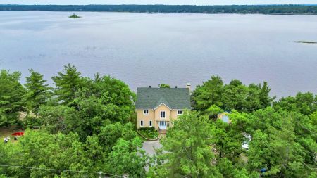 63 Ch. de la Pointe-aux-Roches 