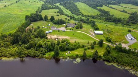 163 Ch. du Lac-Charlebois 