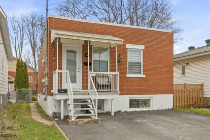 858 Rue Front — photo 1