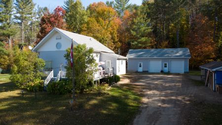 20 Ch. de la Traverse-de-Blue Sea 