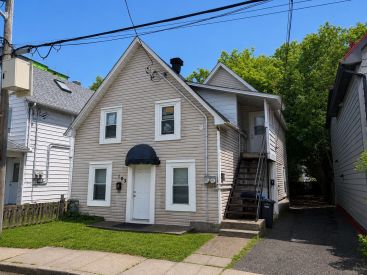 103 Rue Garneau — photo 1
