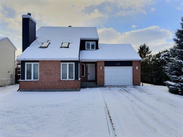 325 Rue de Ste-Maxime 