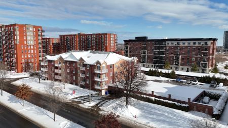 240 Boul. de l'Hôpital 34