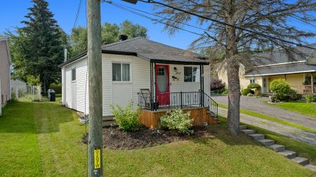 342 Rue Desrosiers 