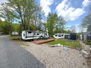 1084 Ch. du Tour-du-Lac 27
