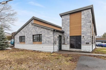 2591 Rue St-Louis 