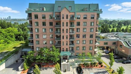 1180 Ch. d'Aylmer 718