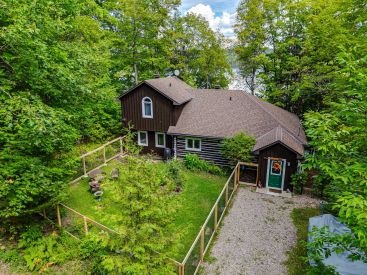 74-78 Ch. de la Baie-Regatta 