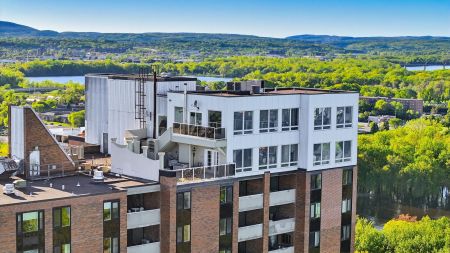 285 Rue Laurier 2201 — photo 1