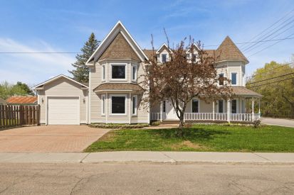 158 Rue Maclaren O. 