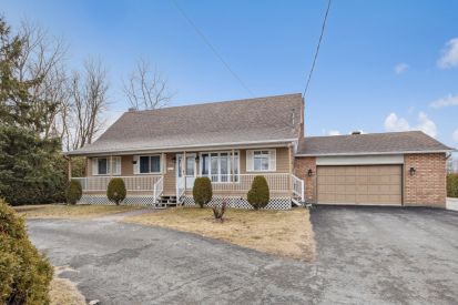 1374 Boul. St-René E. 