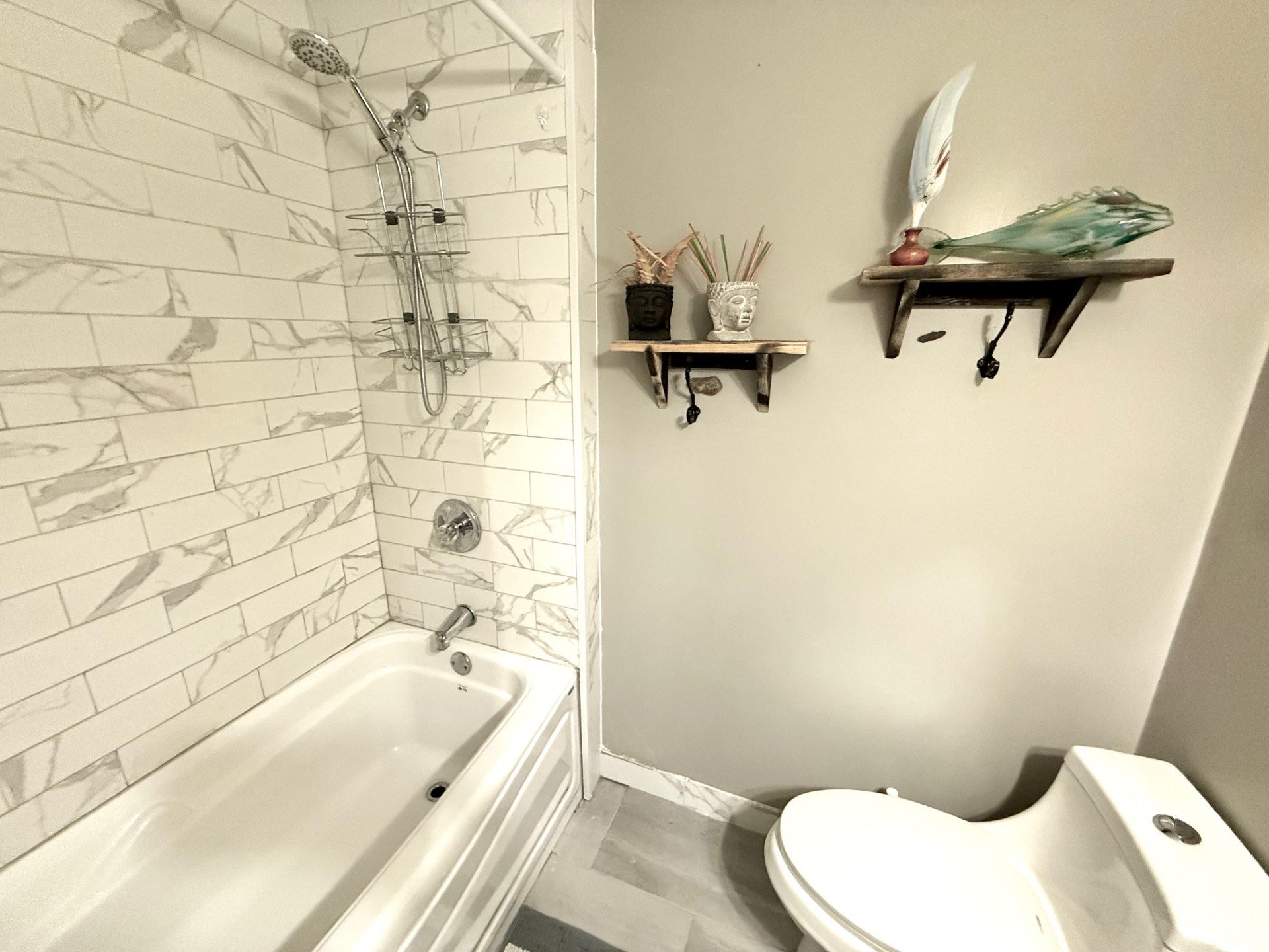 bathtub-shower with beautiful ceramic trim