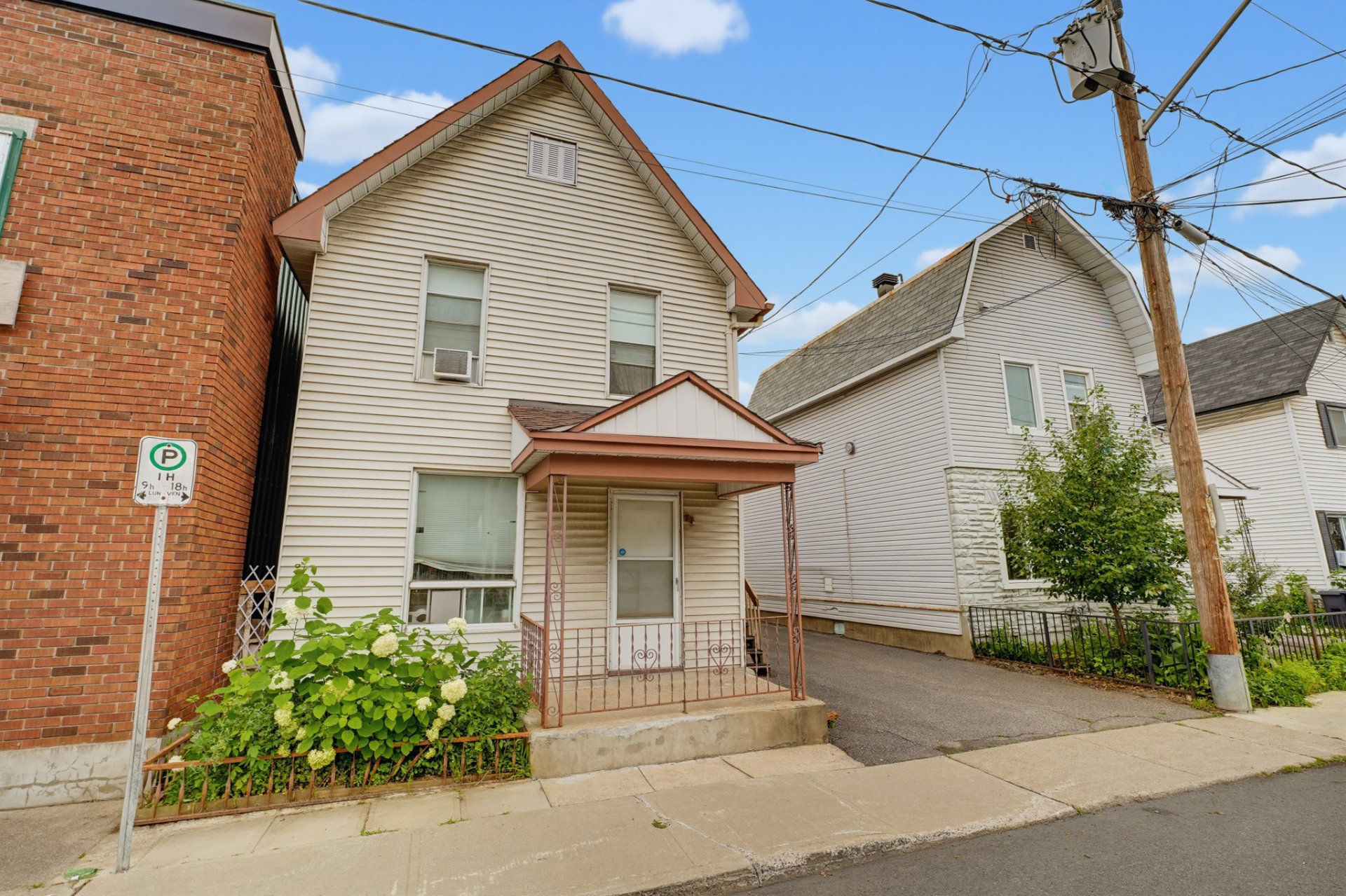 77 Rue St-Henri — photo 2