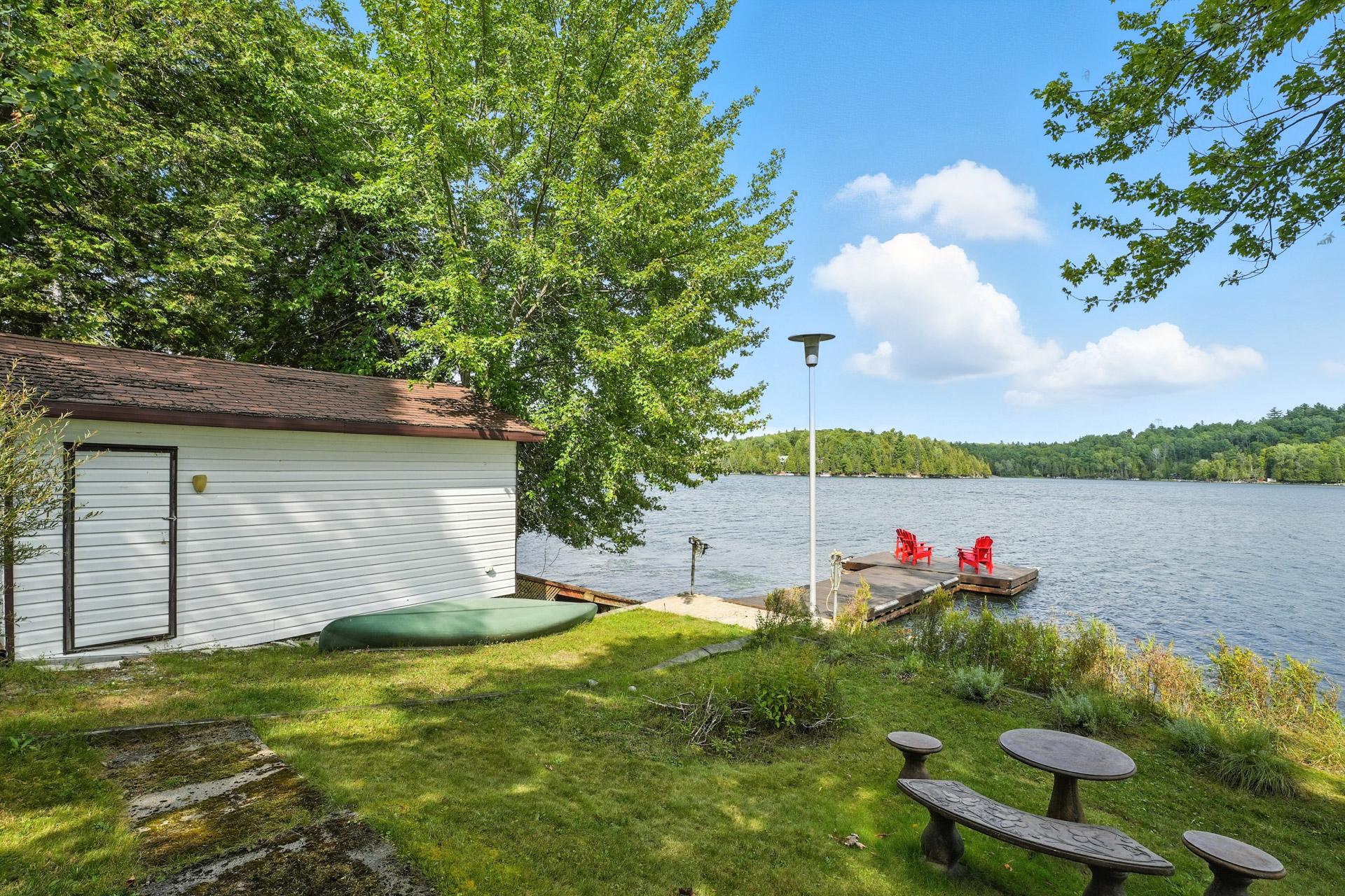 Autre - hangar à bateaux