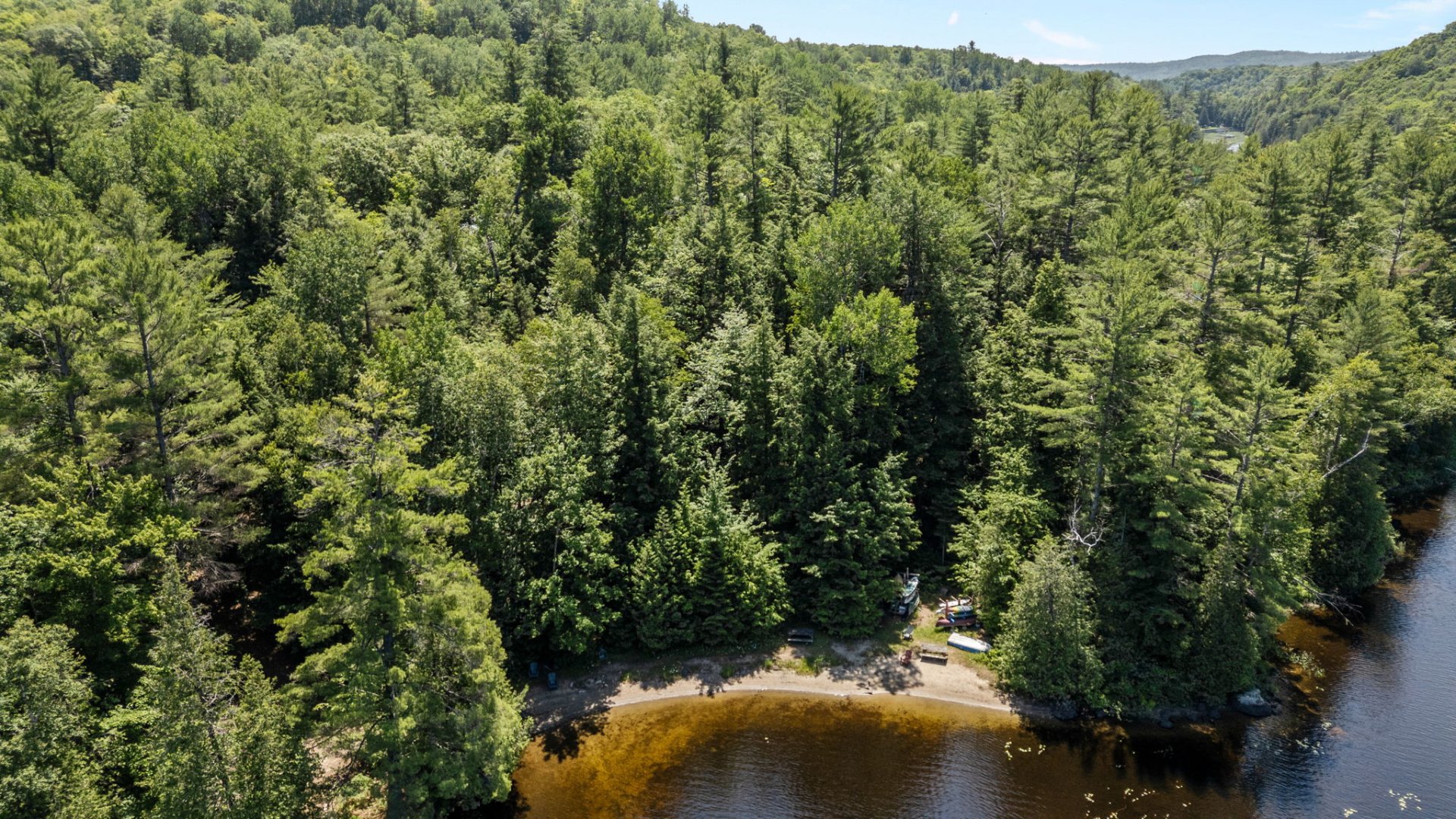 Accès au plan d'eau