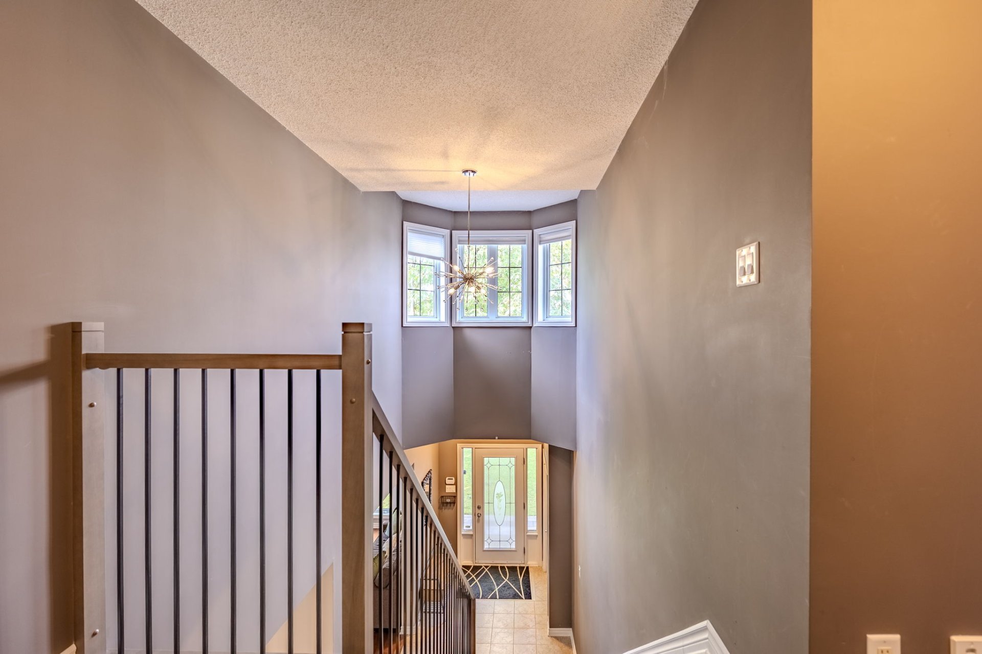 Hall d'entrée/escalier pour étage