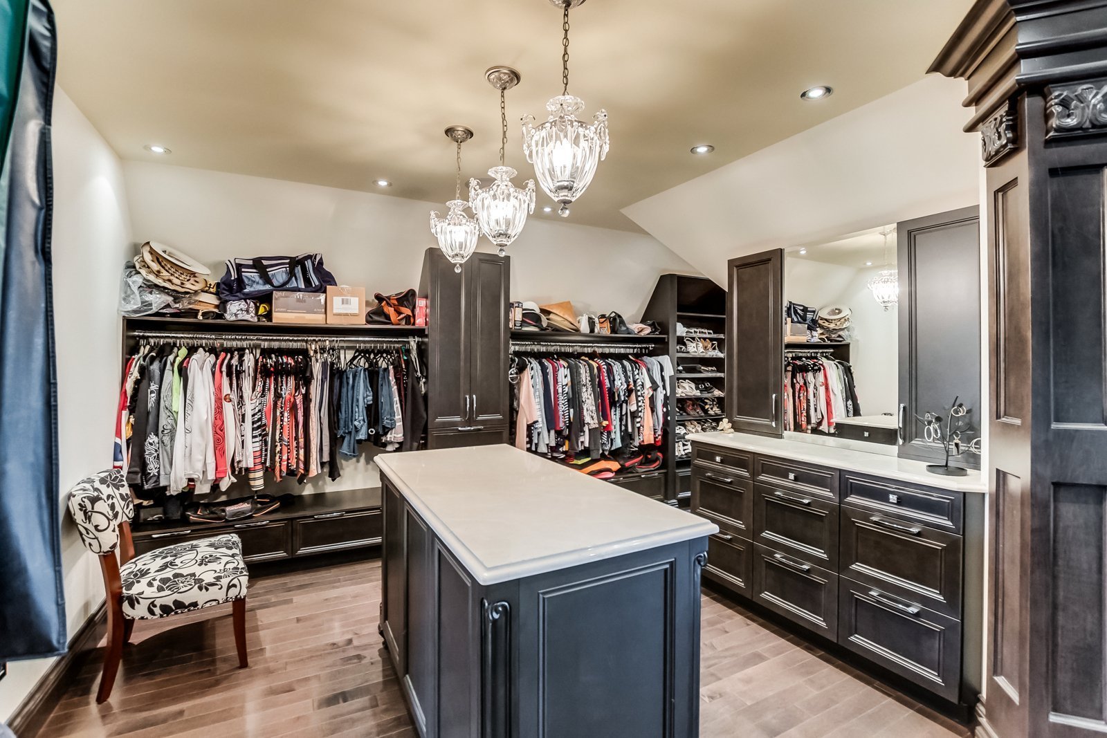 Walk-in closet