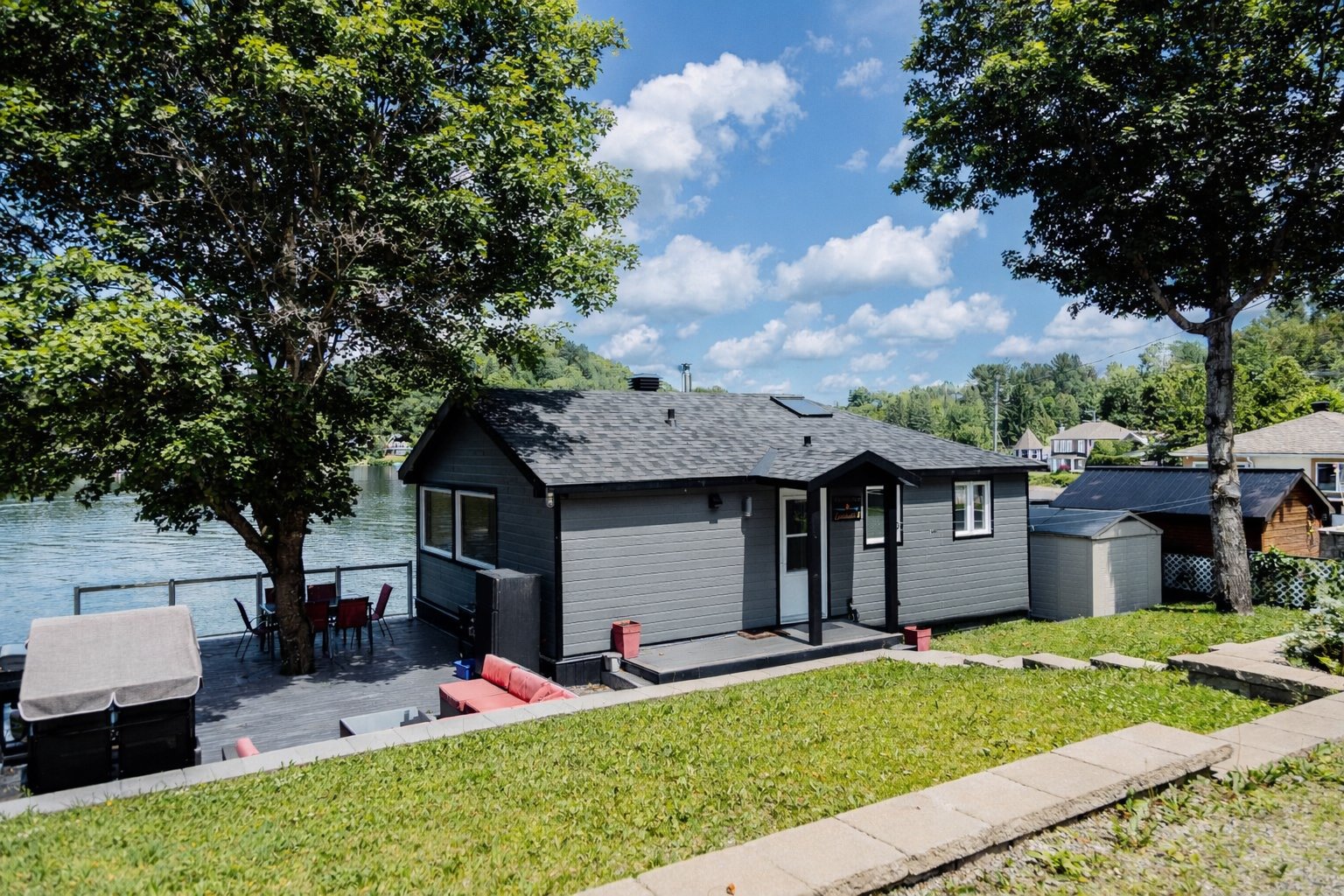 614 Ch. du Tour-du-Lac 