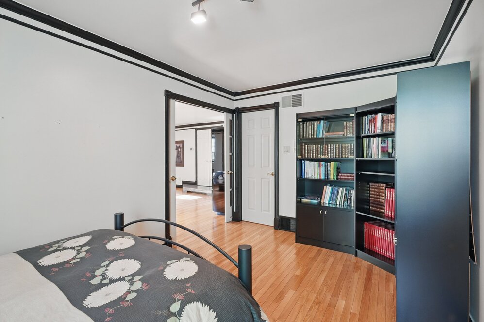 Chambre à coucher - Attenante à la chambre principale