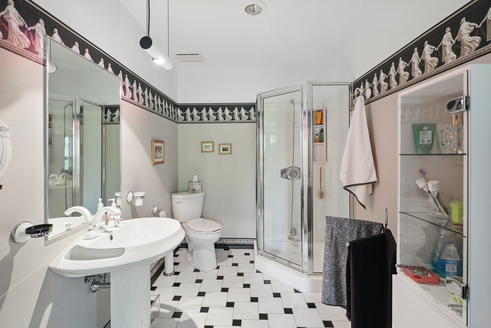 Salle de bains attenante à la CCP