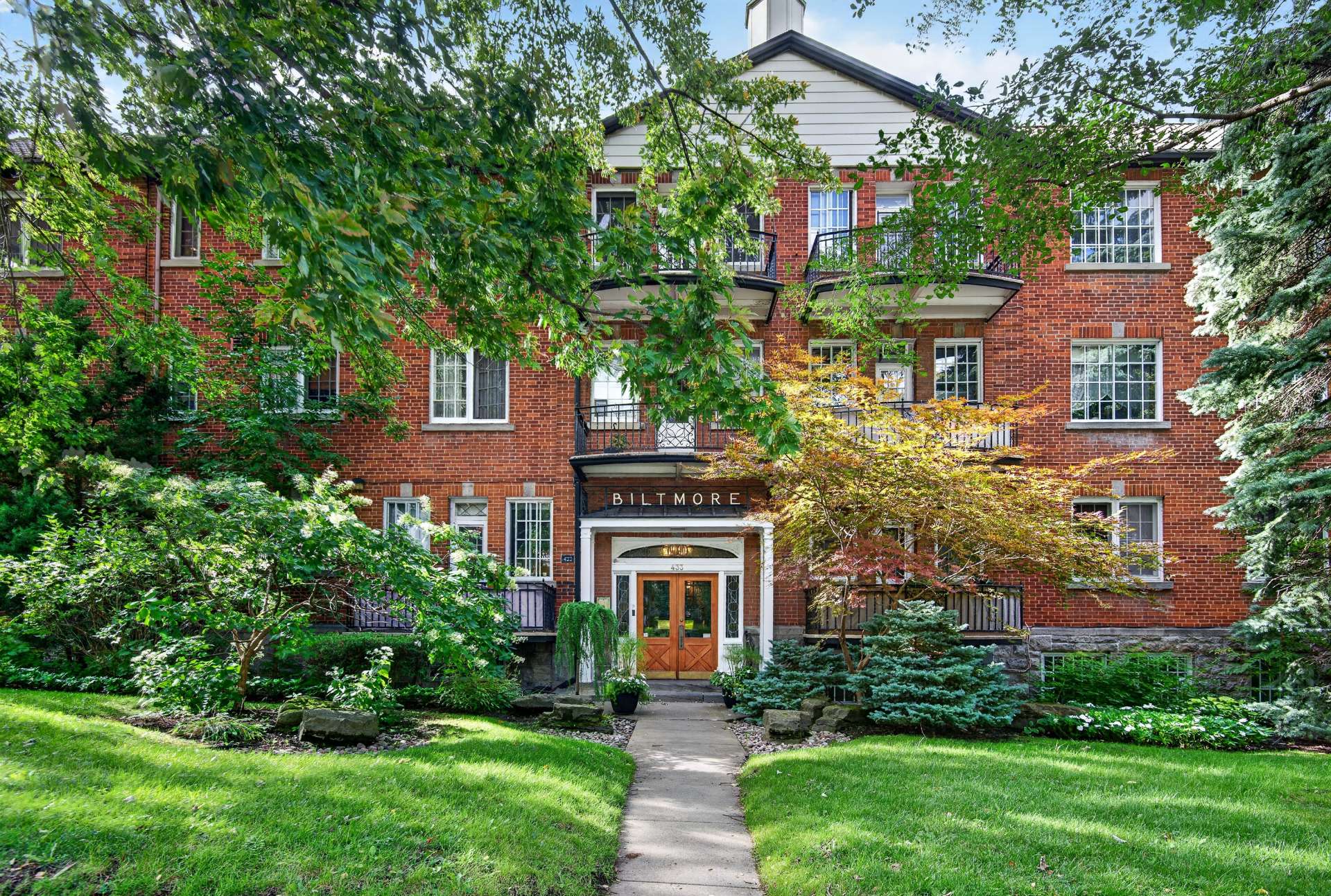433 Boul. St-Joseph O. 21