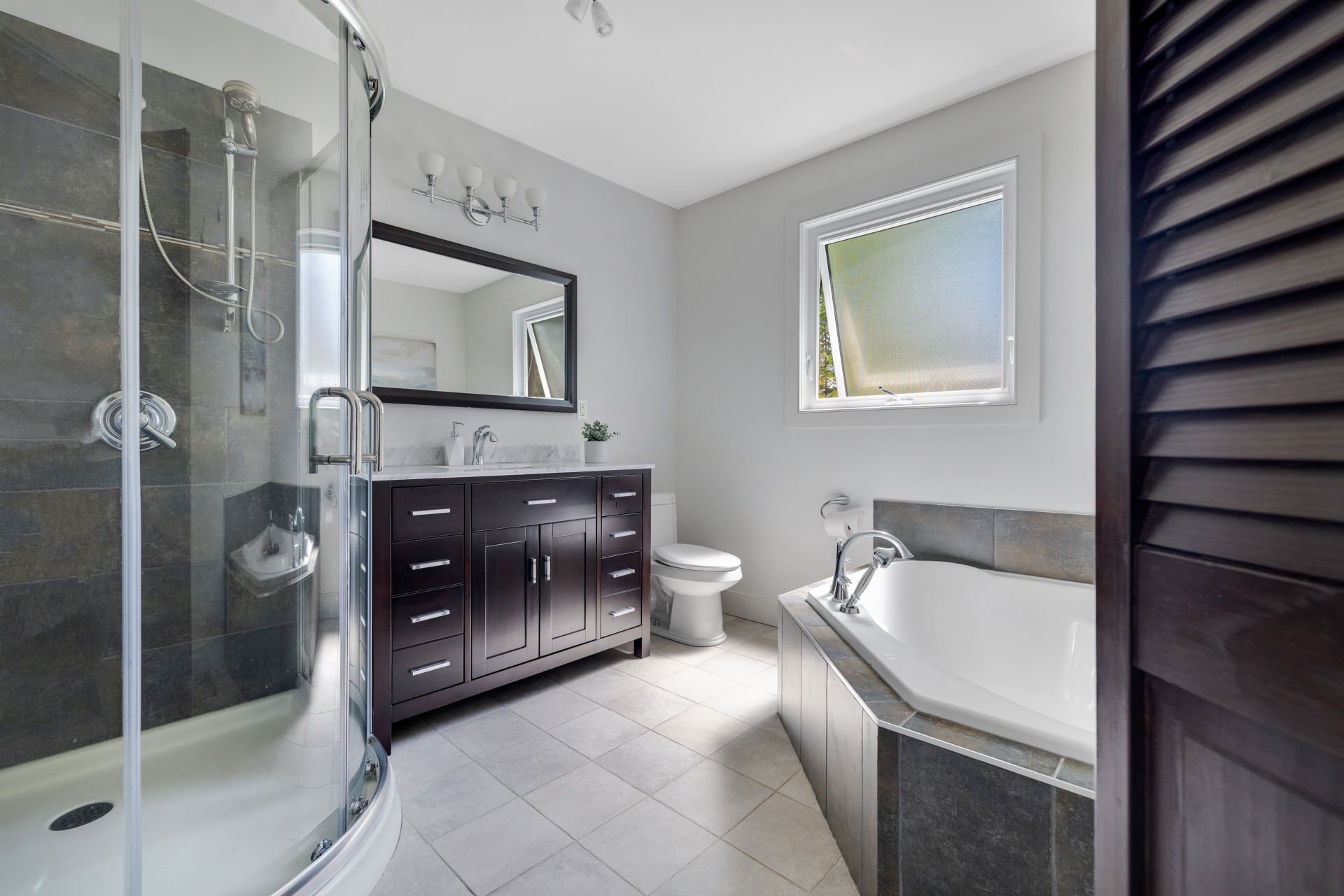 Ensuite bathroom