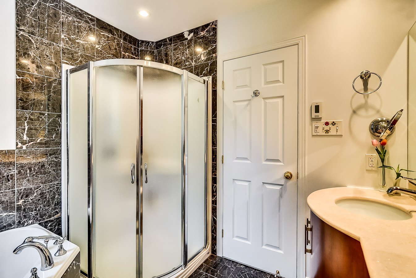 Salle de bains attenante à la CCP