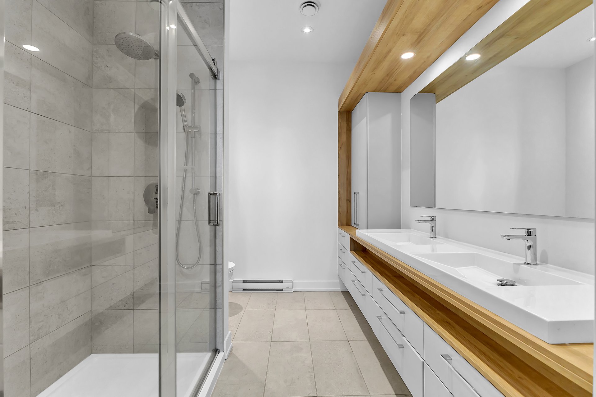 Salle de bains attenante à la CCP