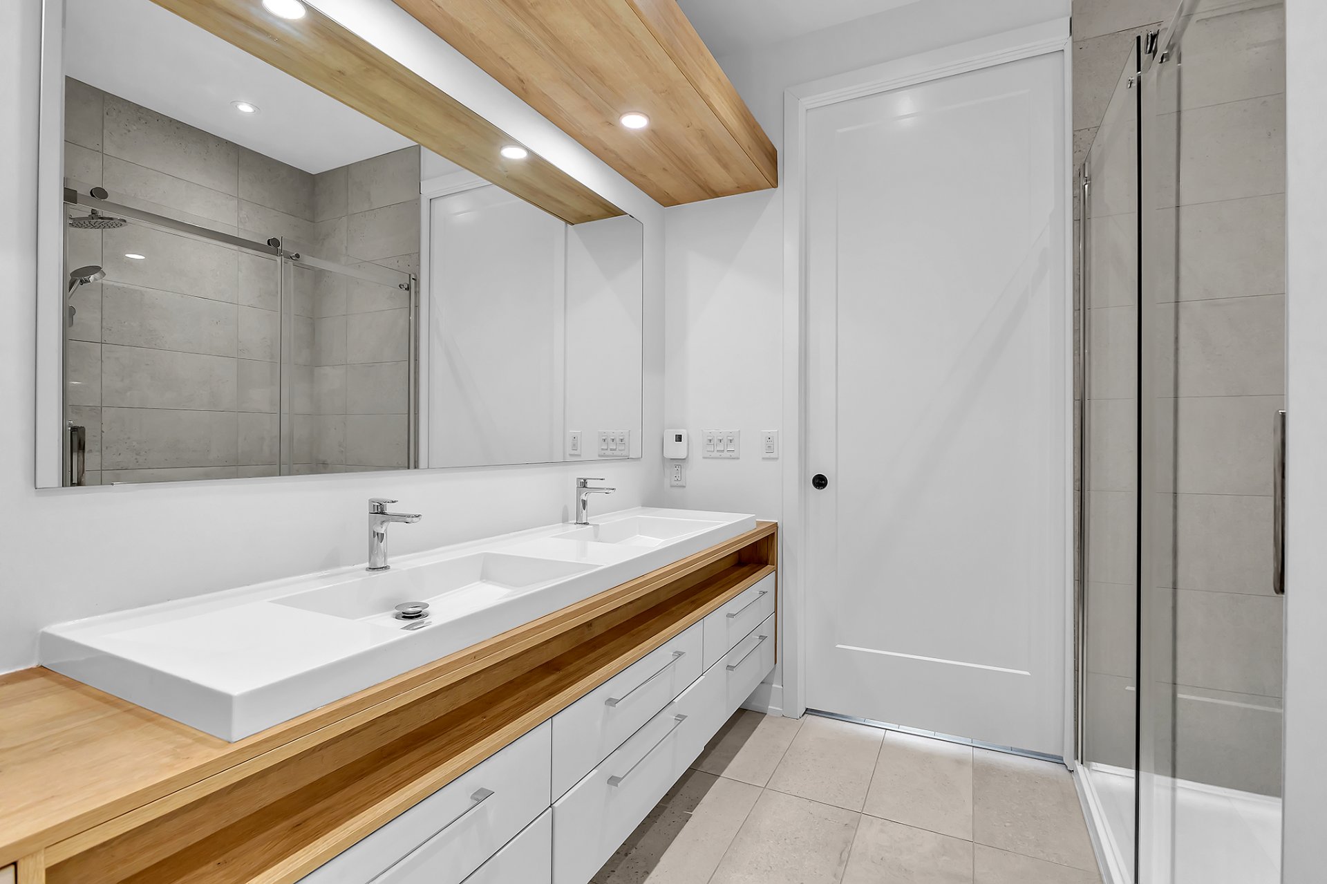 Salle de bains attenante à la CCP