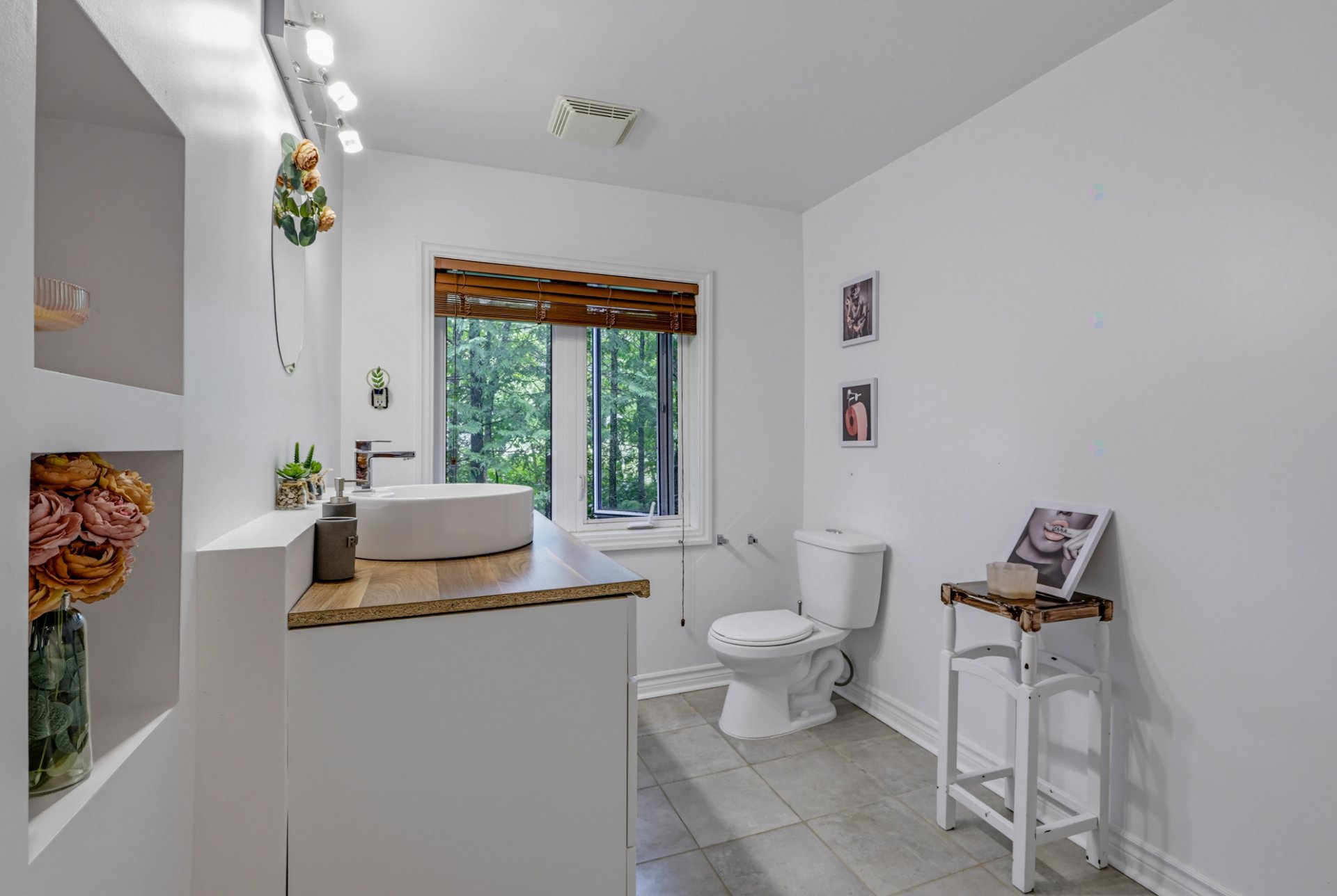 Ensuite bathroom